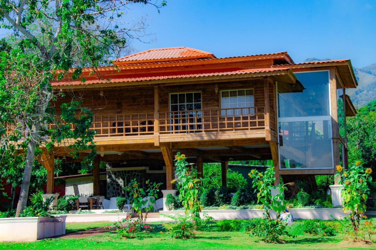 Deluxe Suites Guacamayos - Eco-Lodge & Swimming Pool Bonao Exterior foto
