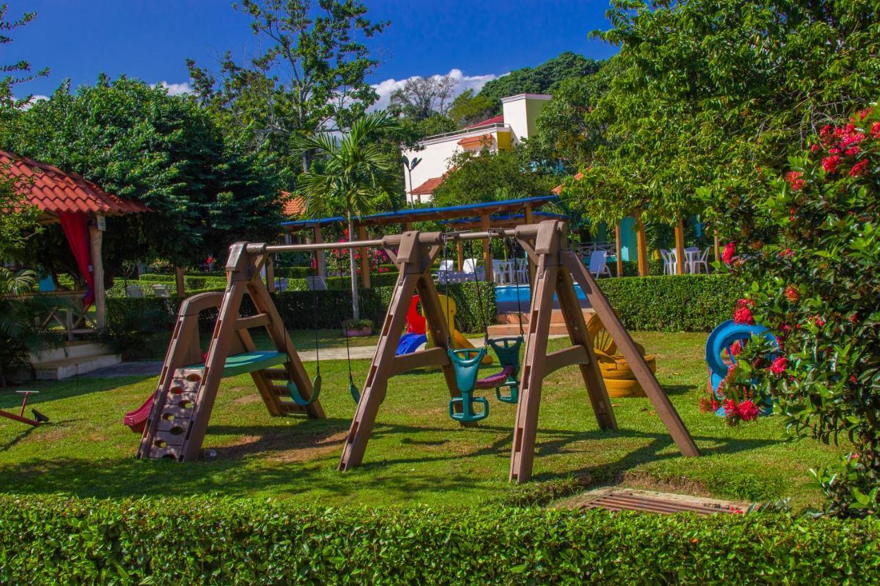 Deluxe Suites Guacamayos - Eco-Lodge & Swimming Pool Bonao Exterior foto