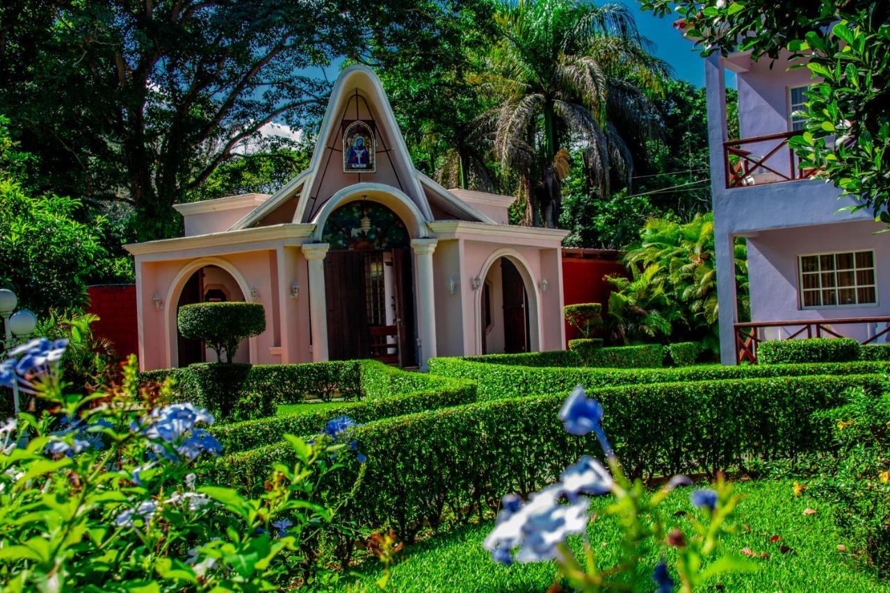 Deluxe Suites Guacamayos - Eco-Lodge & Swimming Pool Bonao Exterior foto