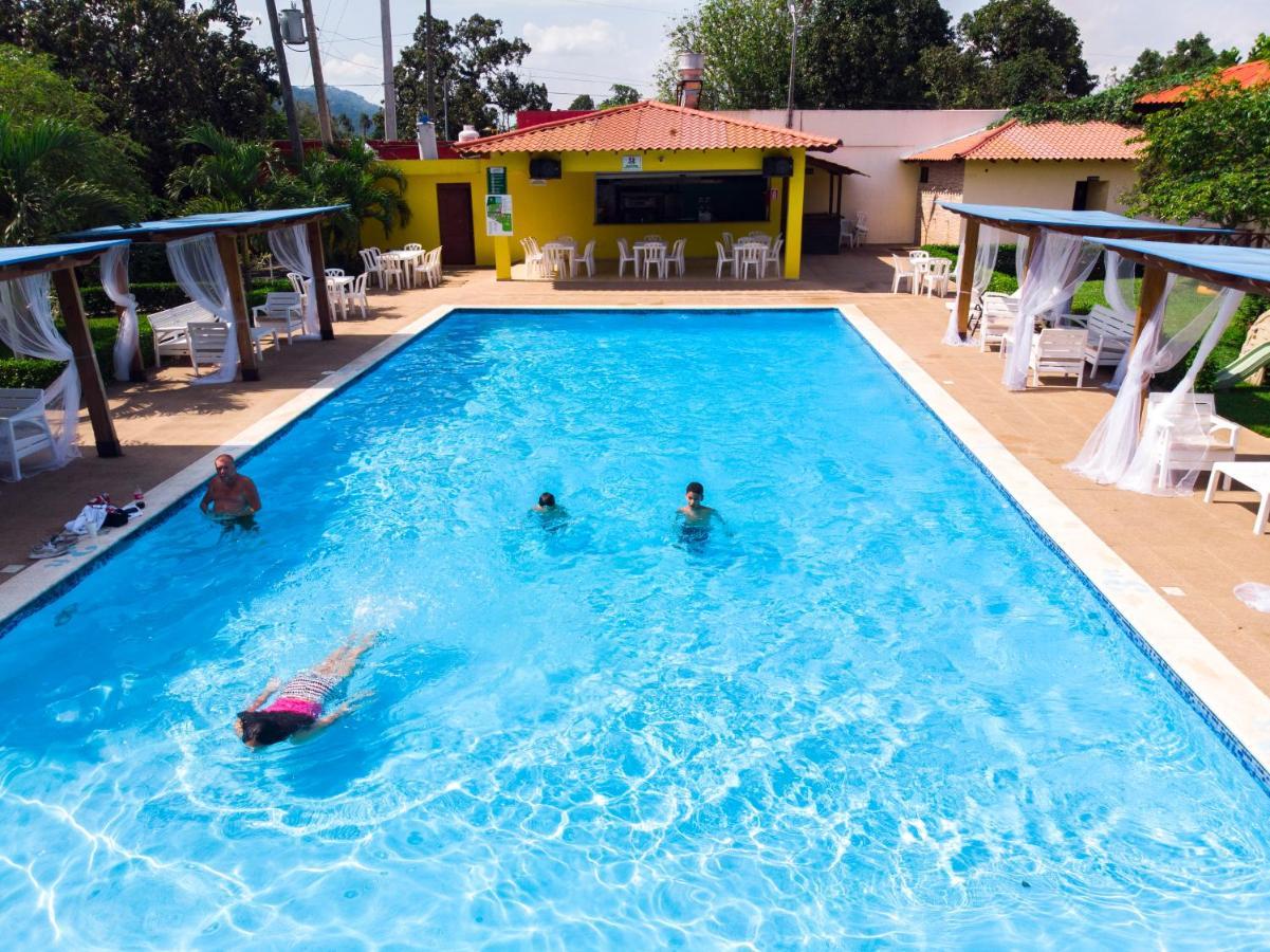 Deluxe Suites Guacamayos - Eco-Lodge & Swimming Pool Bonao Exterior foto