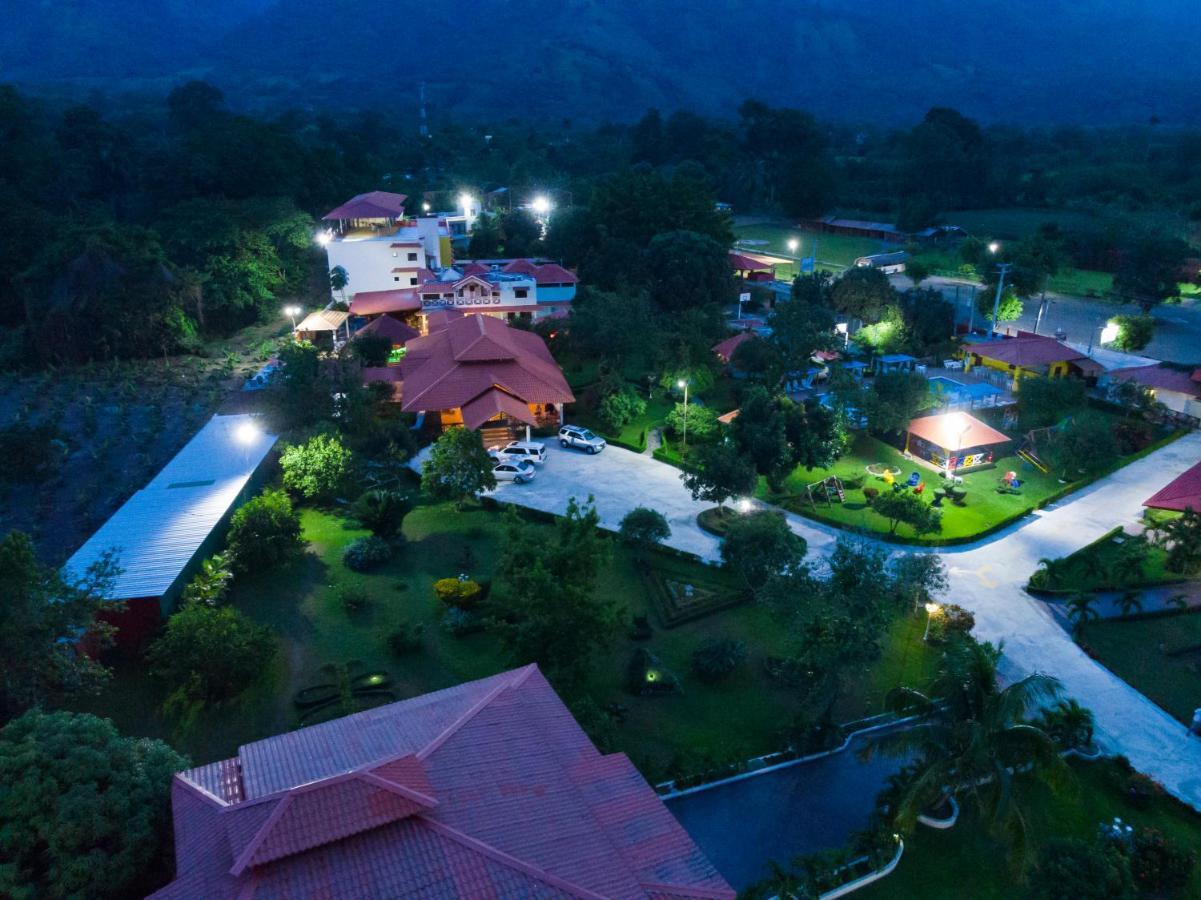 Deluxe Suites Guacamayos - Eco-Lodge & Swimming Pool Bonao Exterior foto