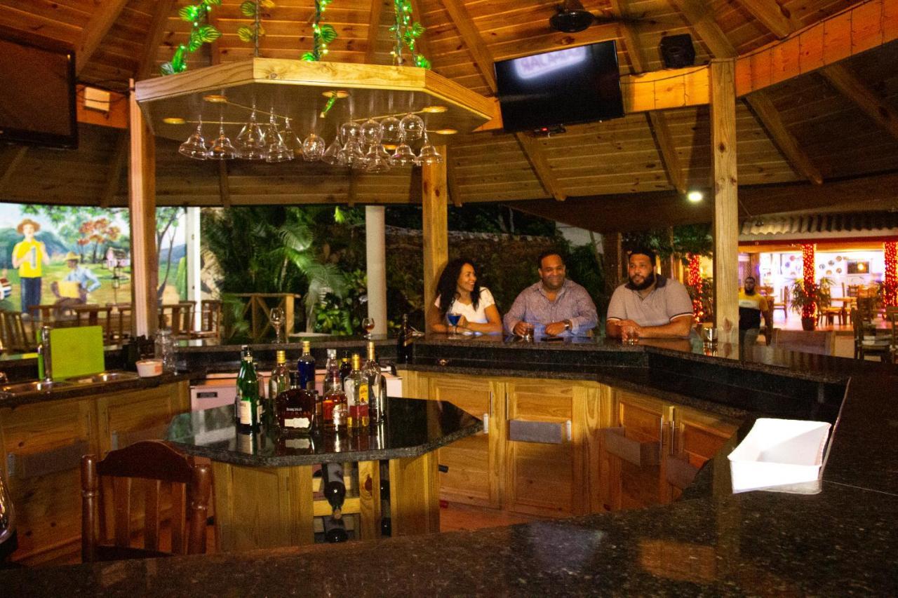 Deluxe Suites Guacamayos - Eco-Lodge & Swimming Pool Bonao Exterior foto